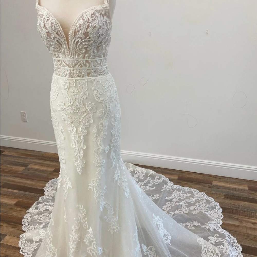 Mori Lee Ivory Lace Mermaid Wedding Gown